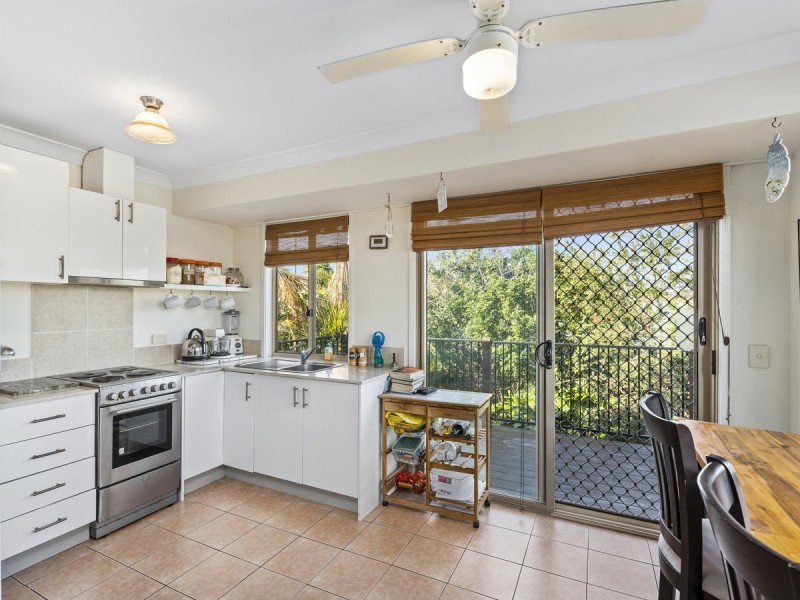 4 Rosella Court, Carrara QLD 4211