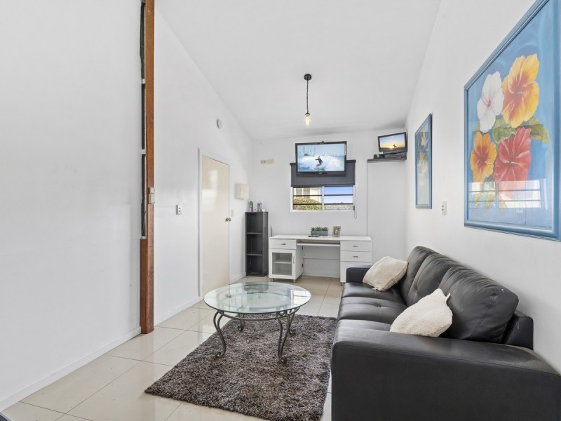 4 Rosella Court, Carrara QLD 4211