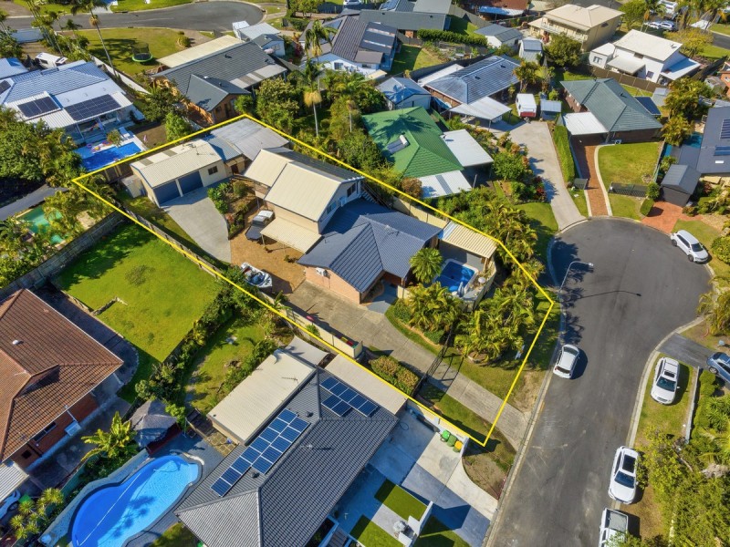 4 Rosella Court, Carrara QLD 4211