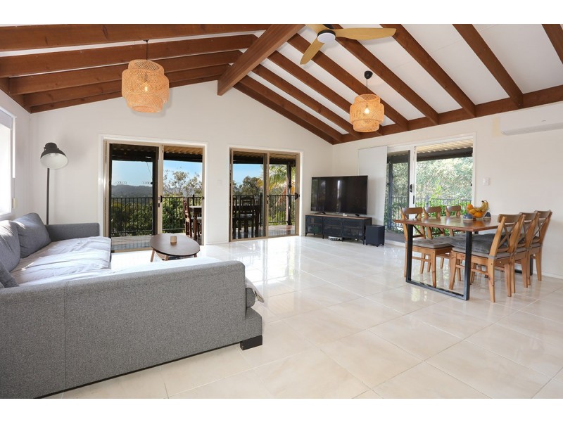 4 Moray Court, Highland Park QLD 4211