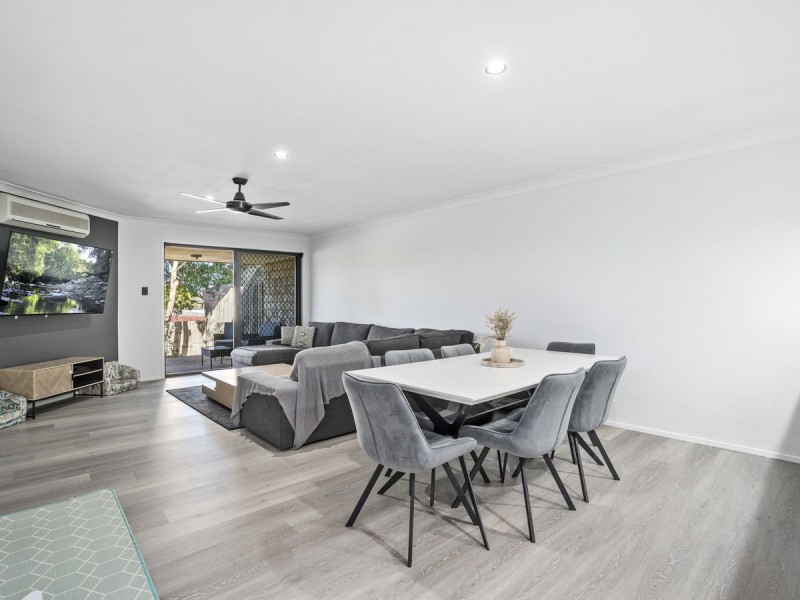 2/32 Bushgum Crescent, Upper Coomera QLD 4209