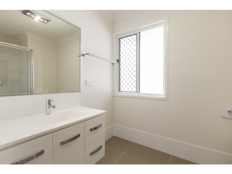 65 Macintyre Parade, Pacific Pines QLD 4211