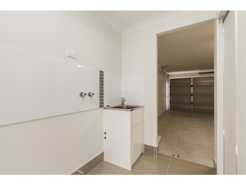 65 Macintyre Parade, Pacific Pines QLD 4211