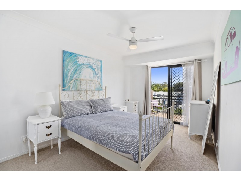 22/10-12 Bath Street, Labrador QLD 4215