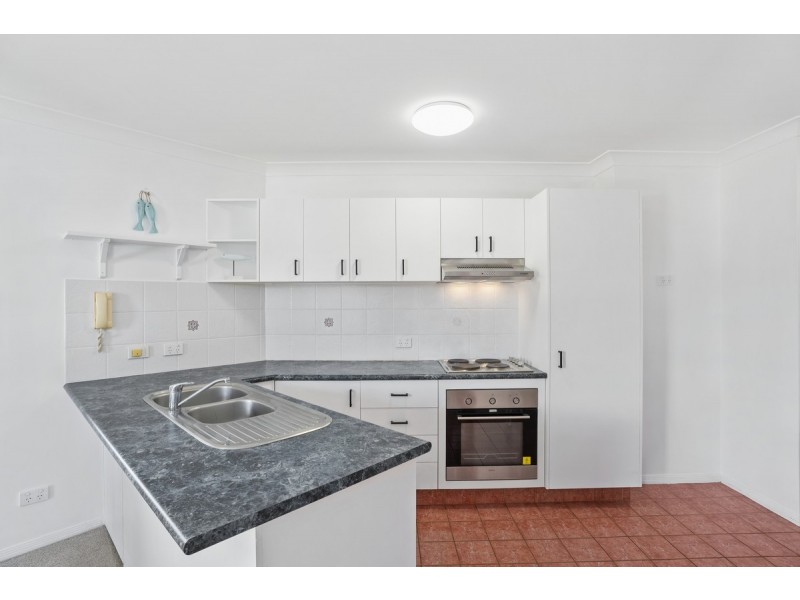 22/10-12 Bath Street, Labrador QLD 4215