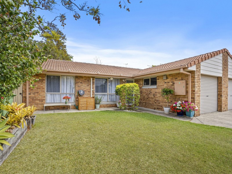 2/74 Village Way, Oxenford QLD 4210