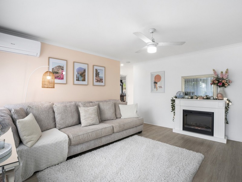 2/74 Village Way, Oxenford QLD 4210
