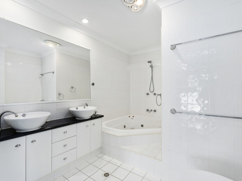 31/2 Ridgeline Way, Highland Park QLD 4211