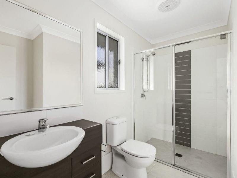 1/2 Kay Street, Pimpama QLD 4209