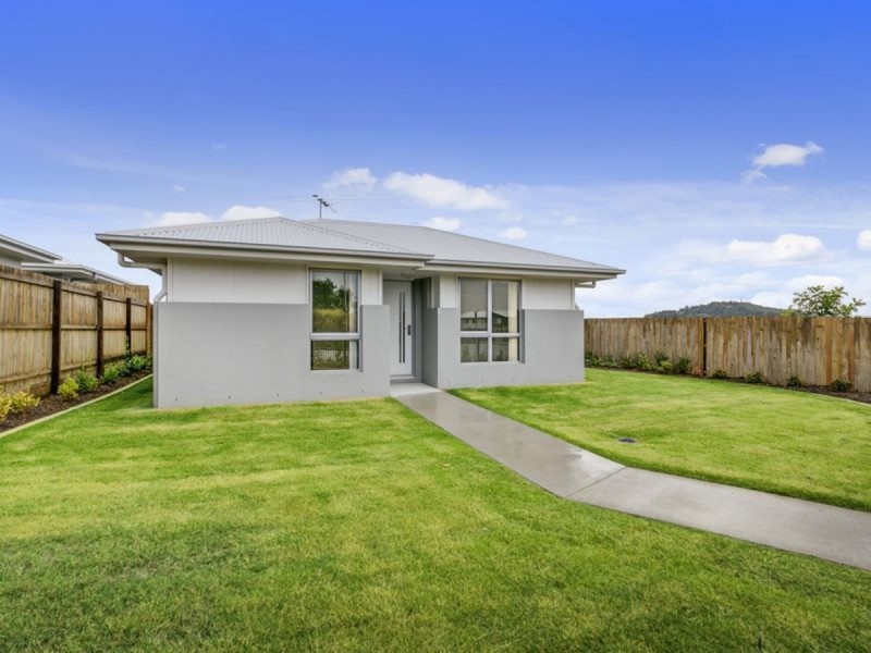 1/2 Kay Street, Pimpama QLD 4209