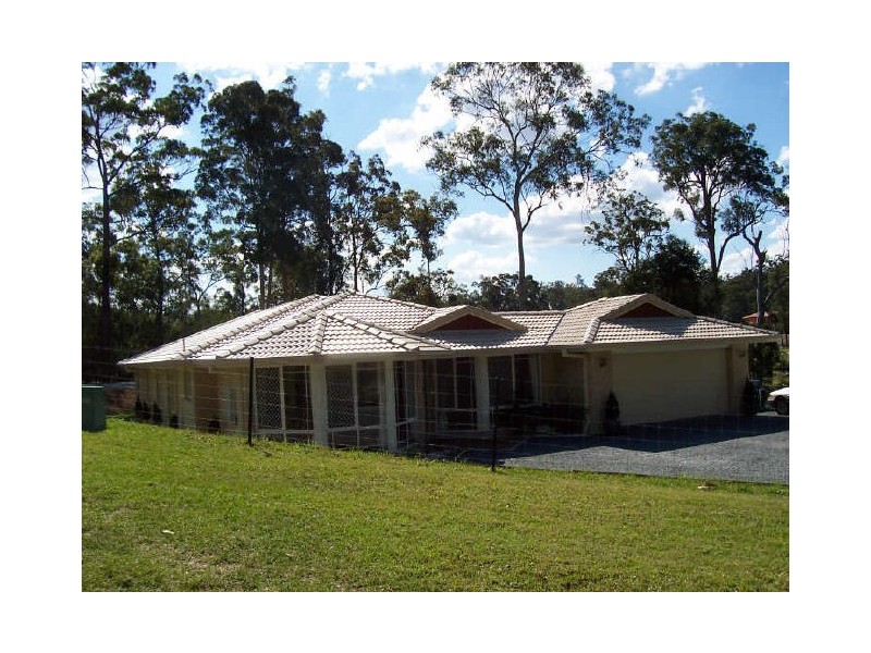 7 Crystal Springs Court, Maudsland QLD 4210