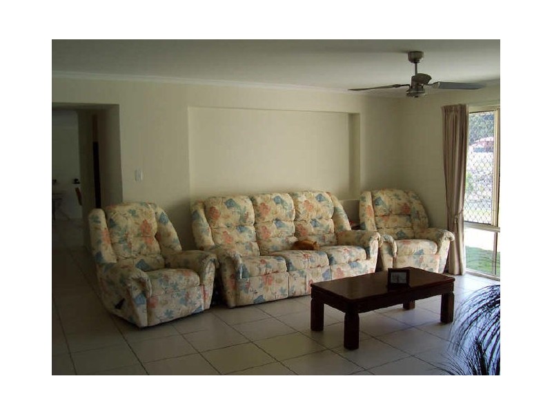 7 Crystal Springs Court, Maudsland QLD 4210