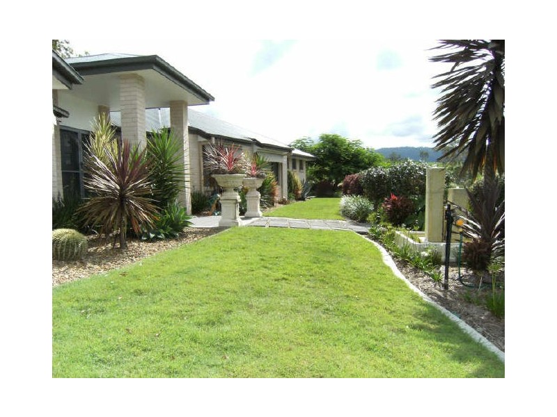 18 Nathanvale Drive, Mount Nathan QLD 4211
