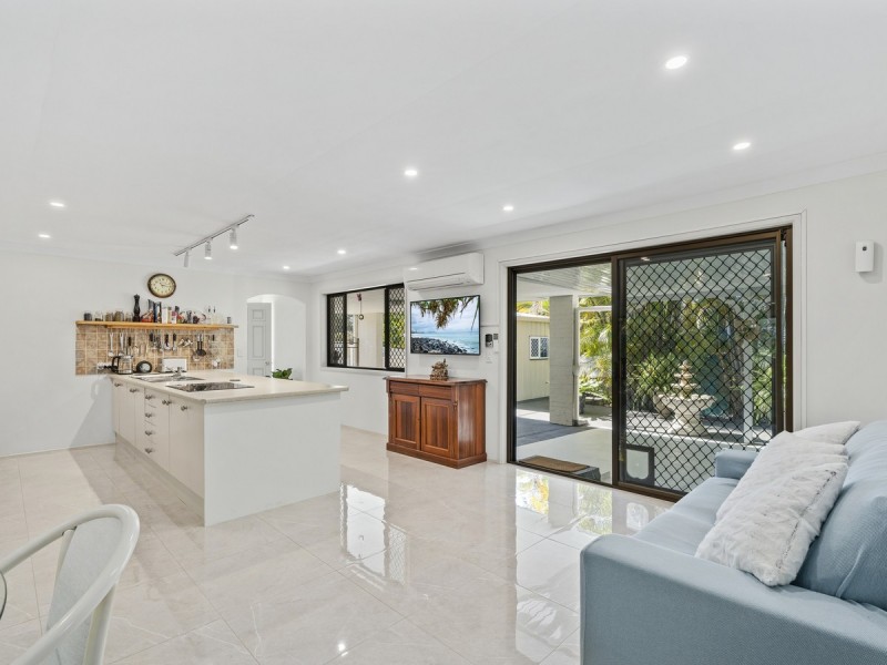 28 Balfour Crescent, Highland Park QLD 4211