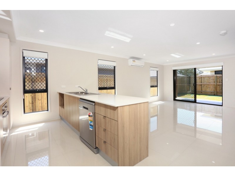 130 Fairbourne Terrace, Pimpama QLD 4209
