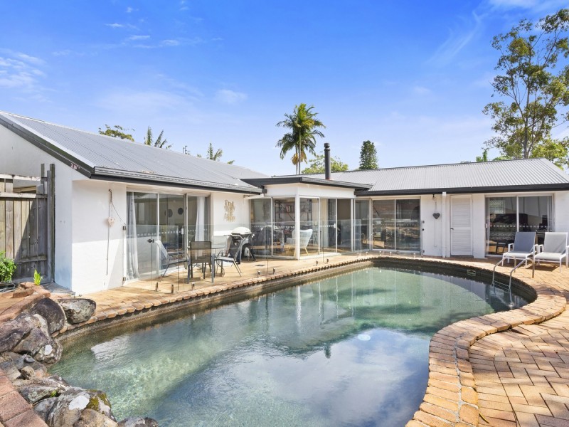 16 Bartlett Avenue, Nerang QLD 4211