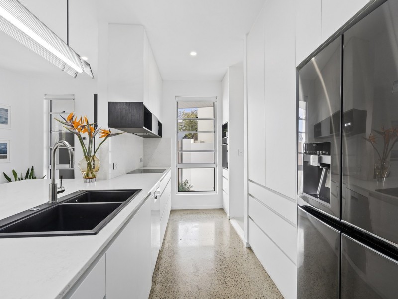 2/11 Cezaire Avenue, Varsity Lakes QLD 4227