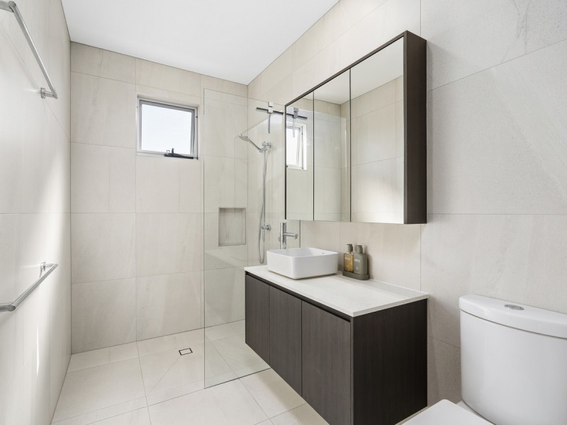 2/11 Cezaire Avenue, Varsity Lakes QLD 4227