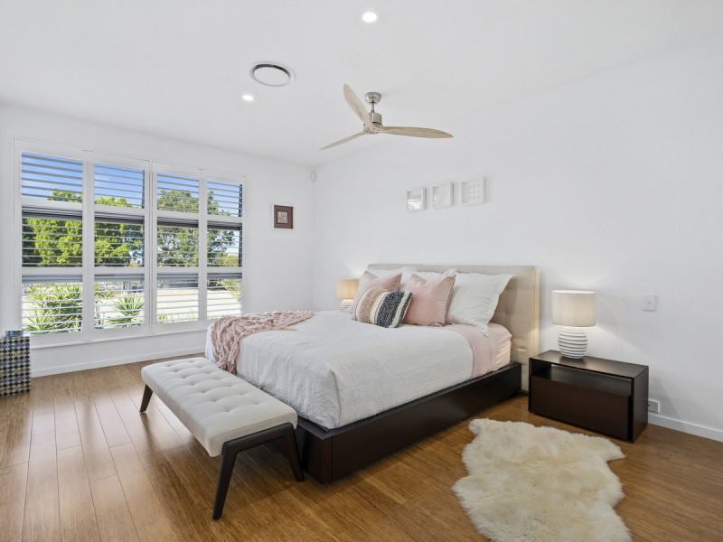 2/11 Cezaire Avenue, Varsity Lakes QLD 4227