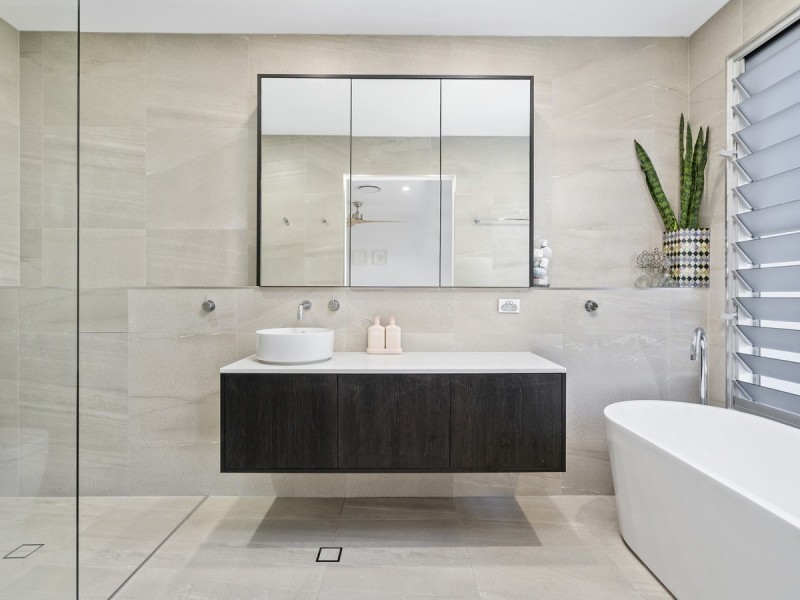 2/11 Cezaire Avenue, Varsity Lakes QLD 4227