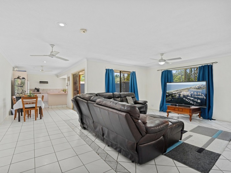 10 Jade Stone Court, Carrara QLD 4211