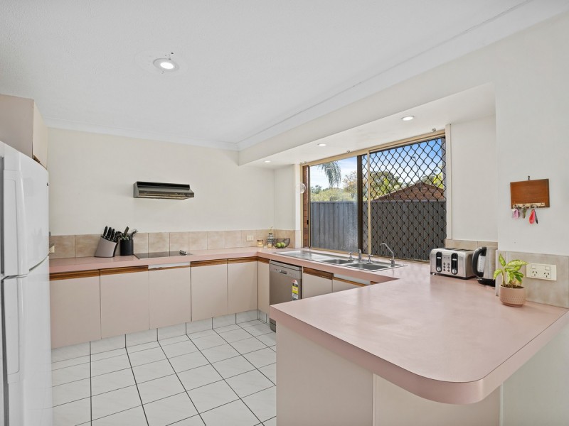 10 Jade Stone Court, Carrara QLD 4211