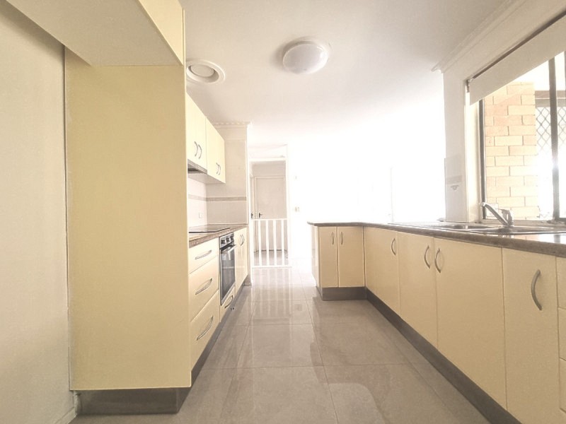 19 Oceanic Drive, Mermaid Waters QLD 4218