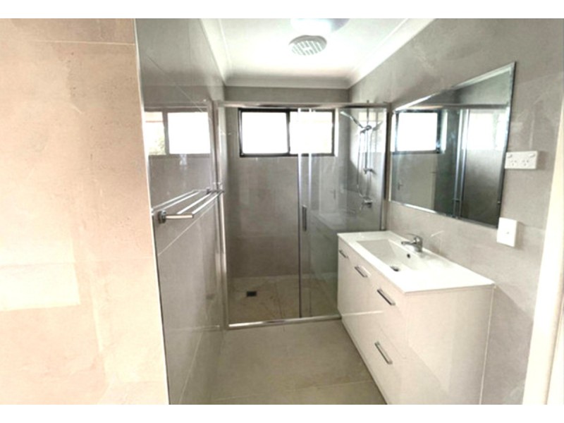 19 Oceanic Drive, Mermaid Waters QLD 4218