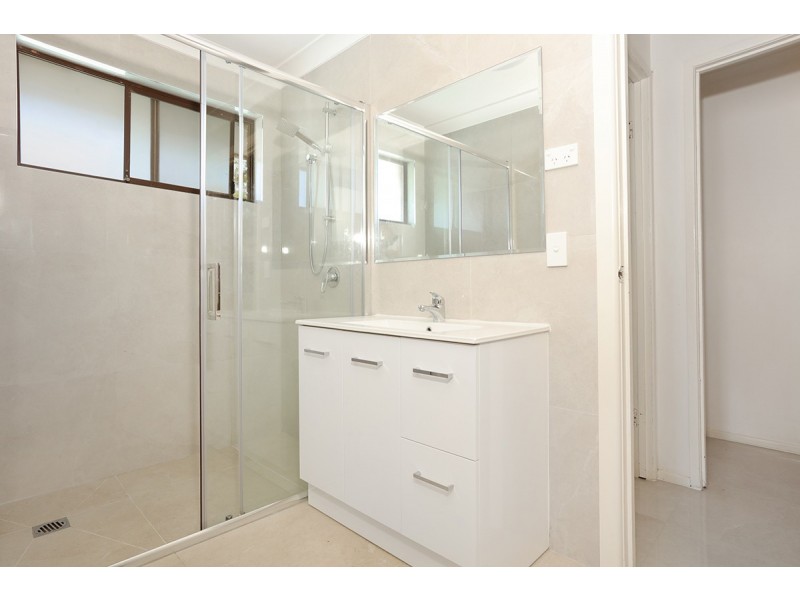 19 Oceanic Drive, Mermaid Waters QLD 4218