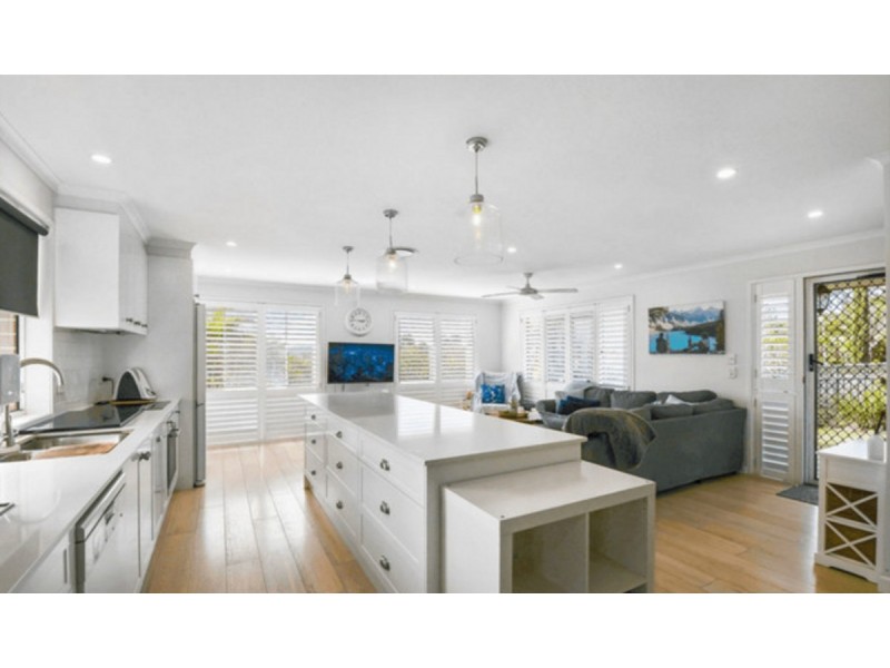 188 Alexander Drive, Highland Park QLD 4211