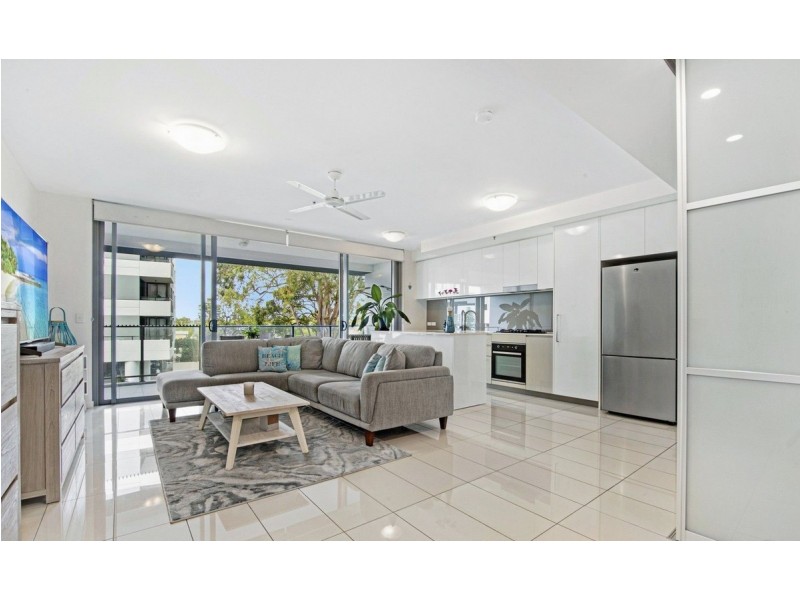 306/378 Marine Parade, Labrador QLD 4215