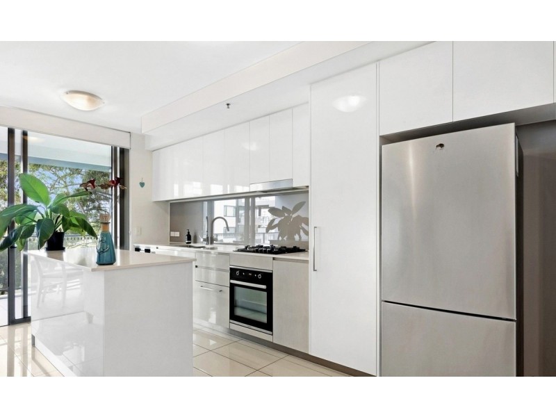 306/378 Marine Parade, Labrador QLD 4215