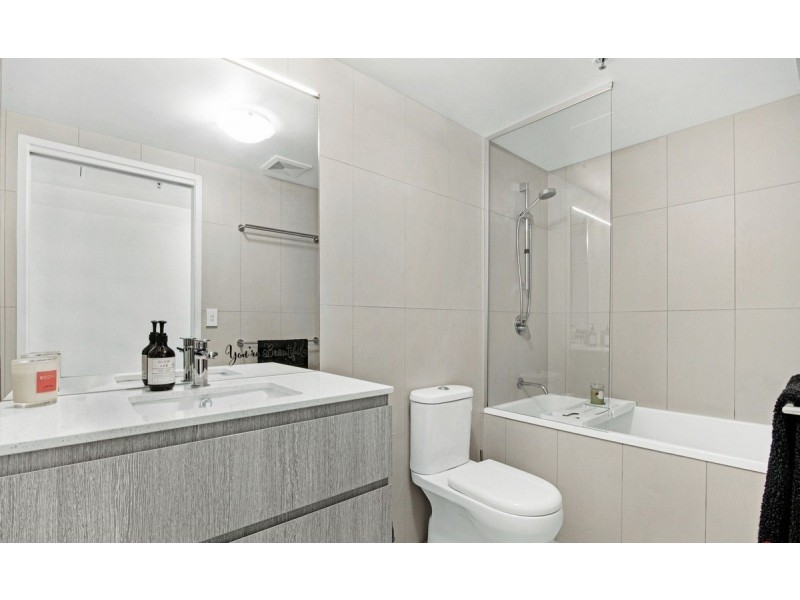 306/378 Marine Parade, Labrador QLD 4215