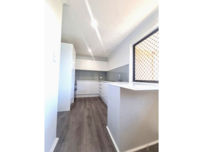 2/4 Daisy Street, Elanora QLD 4221