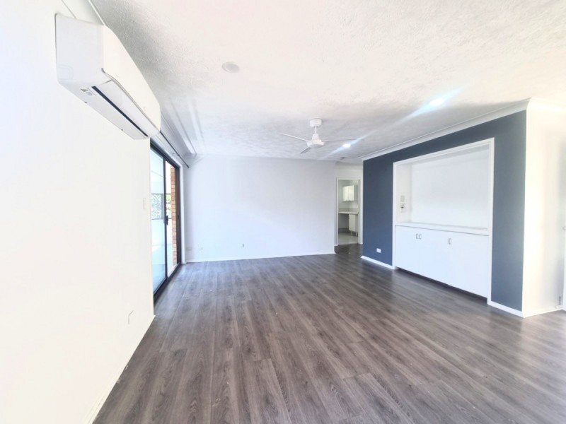 2/4 Daisy Street, Elanora QLD 4221