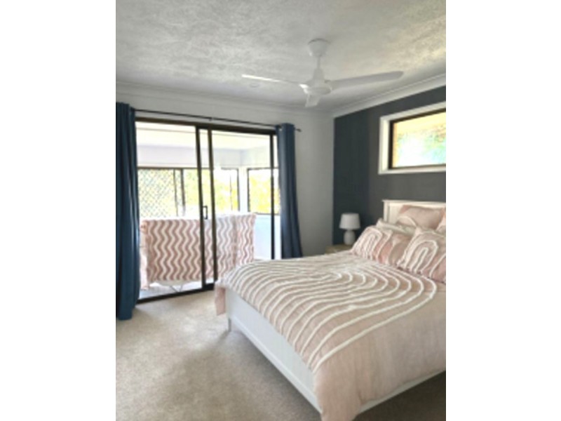 2/4 Daisy Street, Elanora QLD 4221