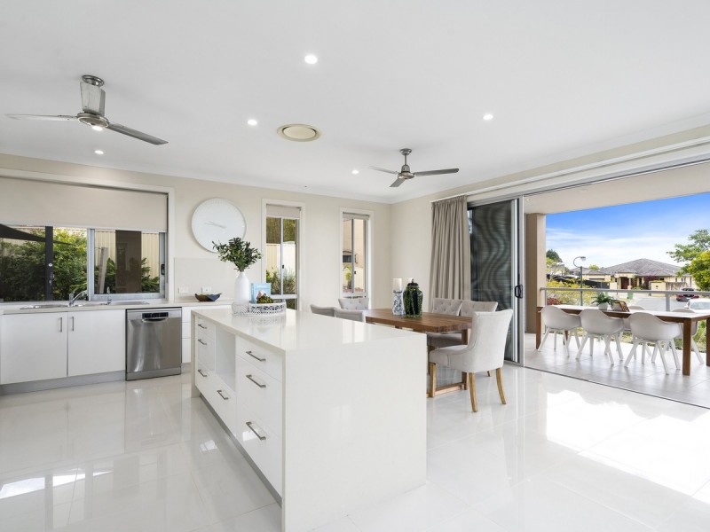 24 Ballah Crescent, Highland Park QLD 4211