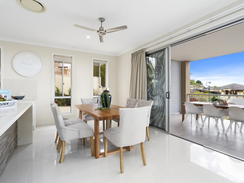 24 Ballah Crescent, Highland Park QLD 4211