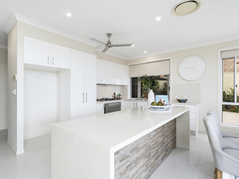 24 Ballah Crescent, Highland Park QLD 4211