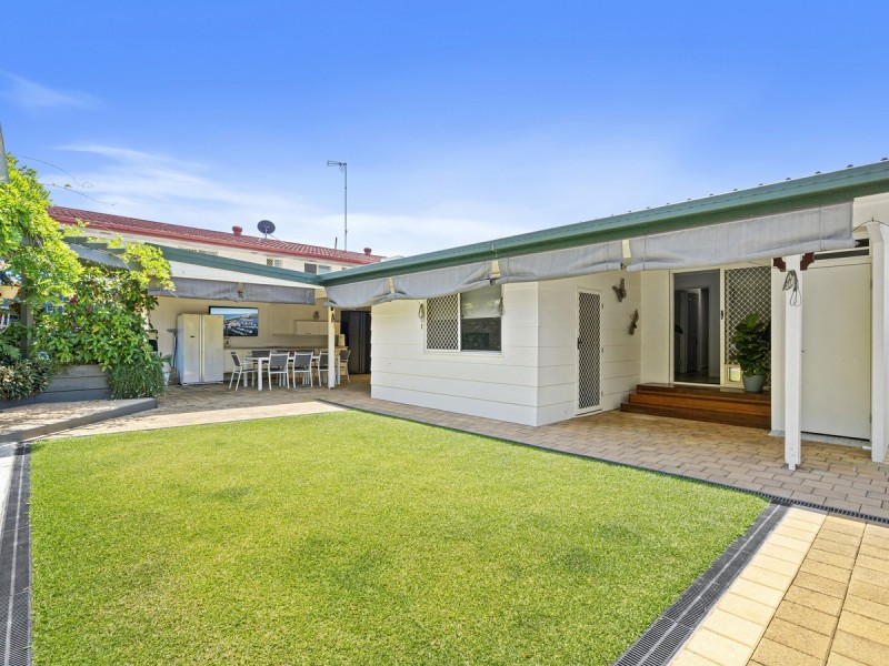 9 Paradise Street, Nerang QLD 4211