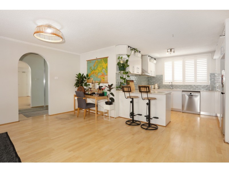 2/12 Second Avenue, Broadbeach QLD 4218