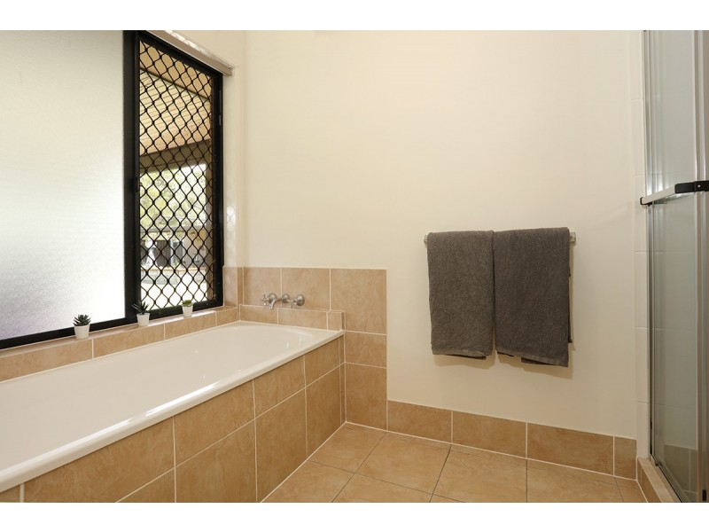 6 Lookout Place, Mount Nathan QLD 4211