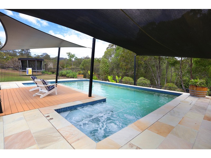 6 Lookout Place, Mount Nathan QLD 4211