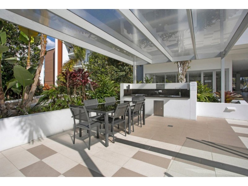 1111/6-8 Waterford Court, Bundall QLD 4217