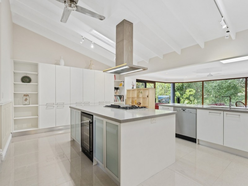 27 Bartlett Avenue, Nerang QLD 4211