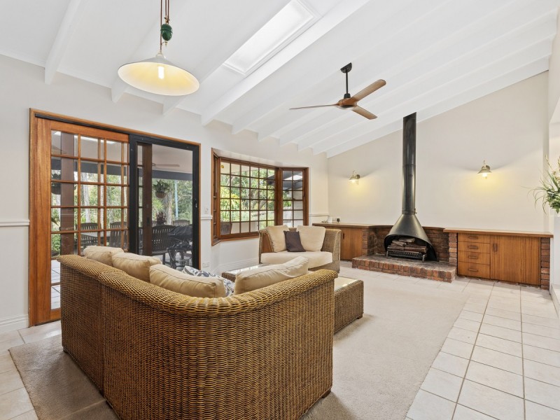 27 Bartlett Avenue, Nerang QLD 4211