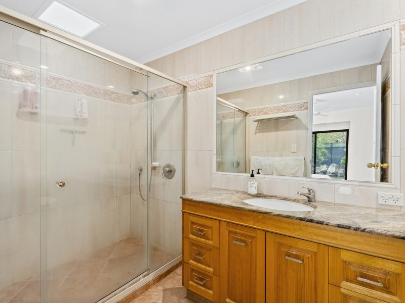 27 Bartlett Avenue, Nerang QLD 4211