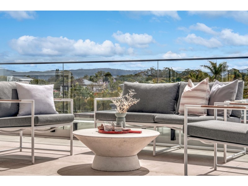 32a T E Peters Drive, Broadbeach Waters QLD 4218