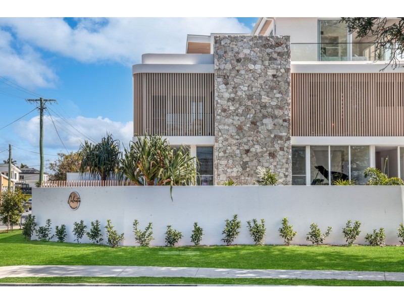 32a T E Peters Drive, Broadbeach Waters QLD 4218