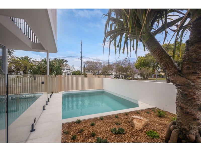 32a T E Peters Drive, Broadbeach Waters QLD 4218